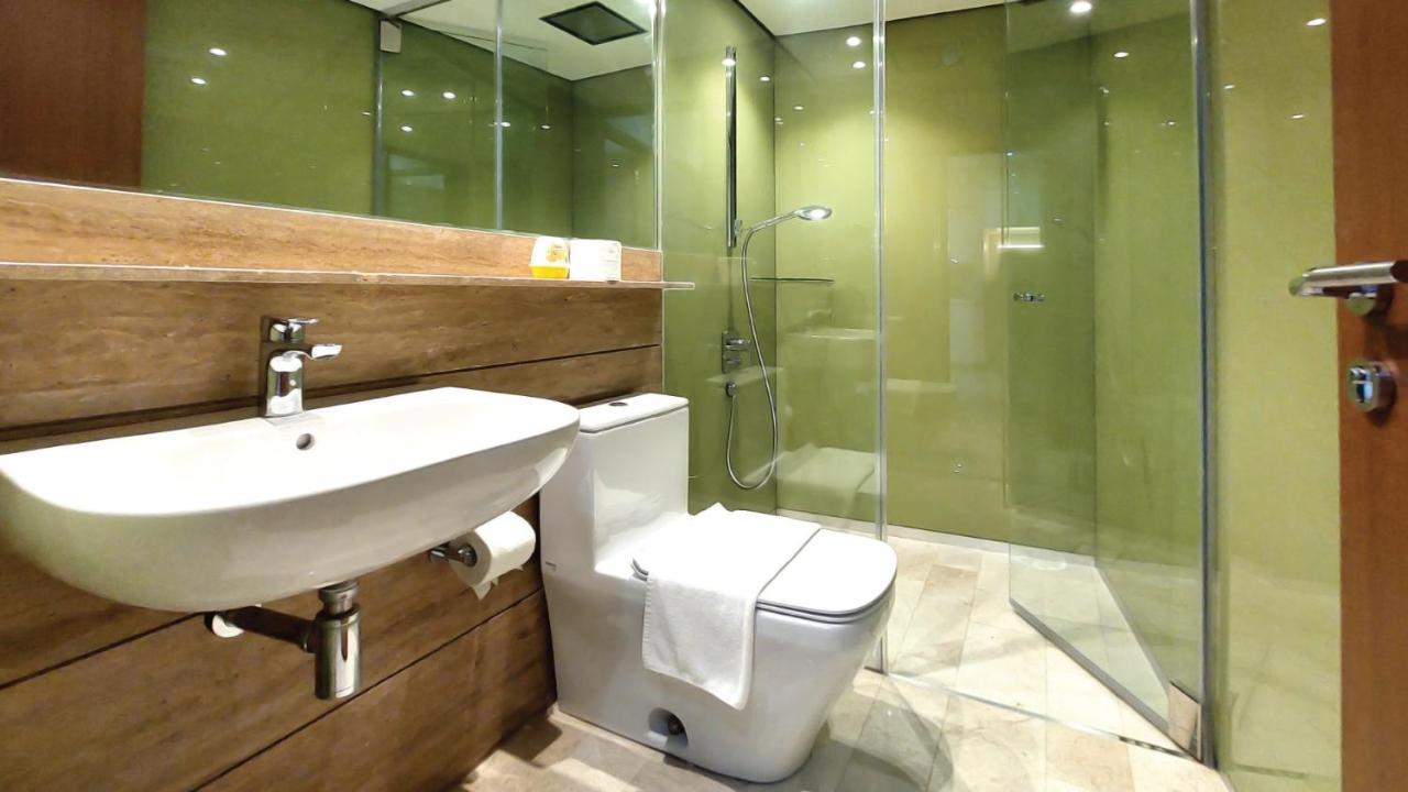 Private Room At Sky Suites Klcc By Irent365 Kuala Lumpur Exterior photo
